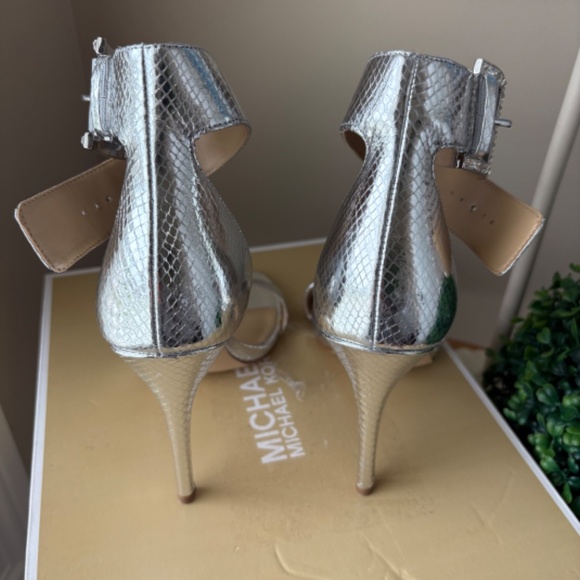Michael Kors Giselle Sandal Metallic Leather - Picture 7 of 12
